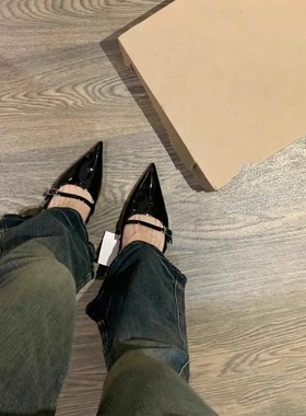 2024春季新款黑色漆皮尖头包头猫跟细跟凉鞋高跟鞋专柜女鞋品牌店