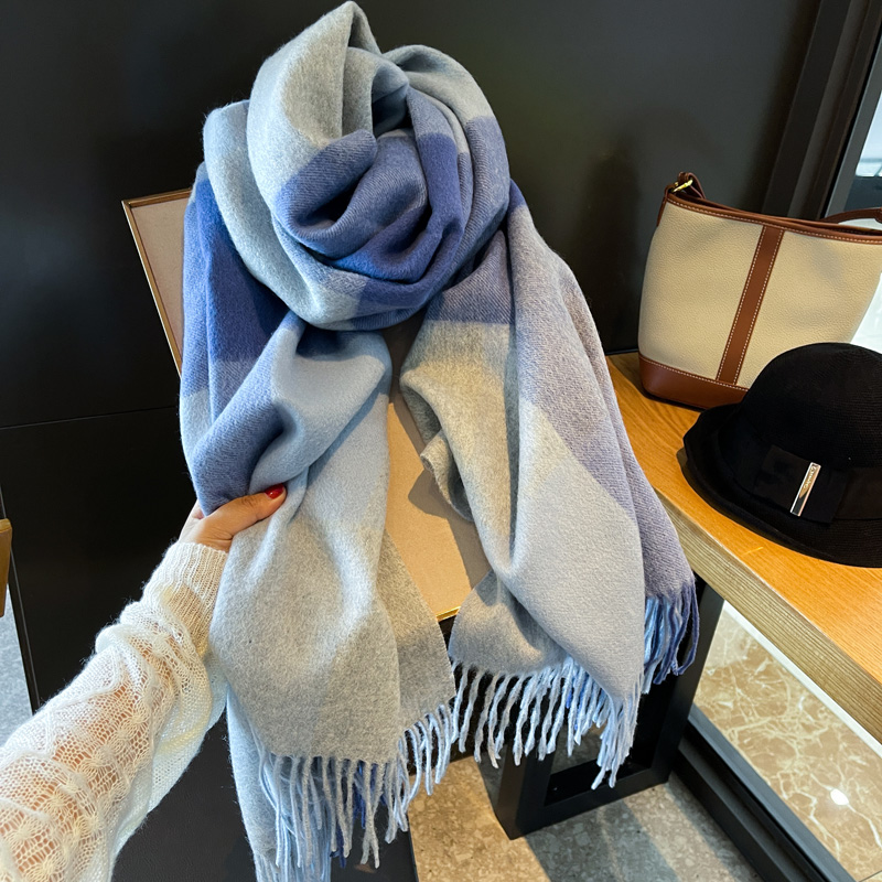 100%羊毛围巾女冬季经典格子韩版加宽长款保暖知性文艺蓝色大披肩