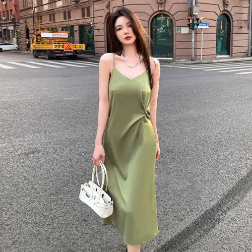 吊带连衣裙夏季女质感高级感芥末绿缎面别致惊艳绝美冷淡系绿裙子 - 封面