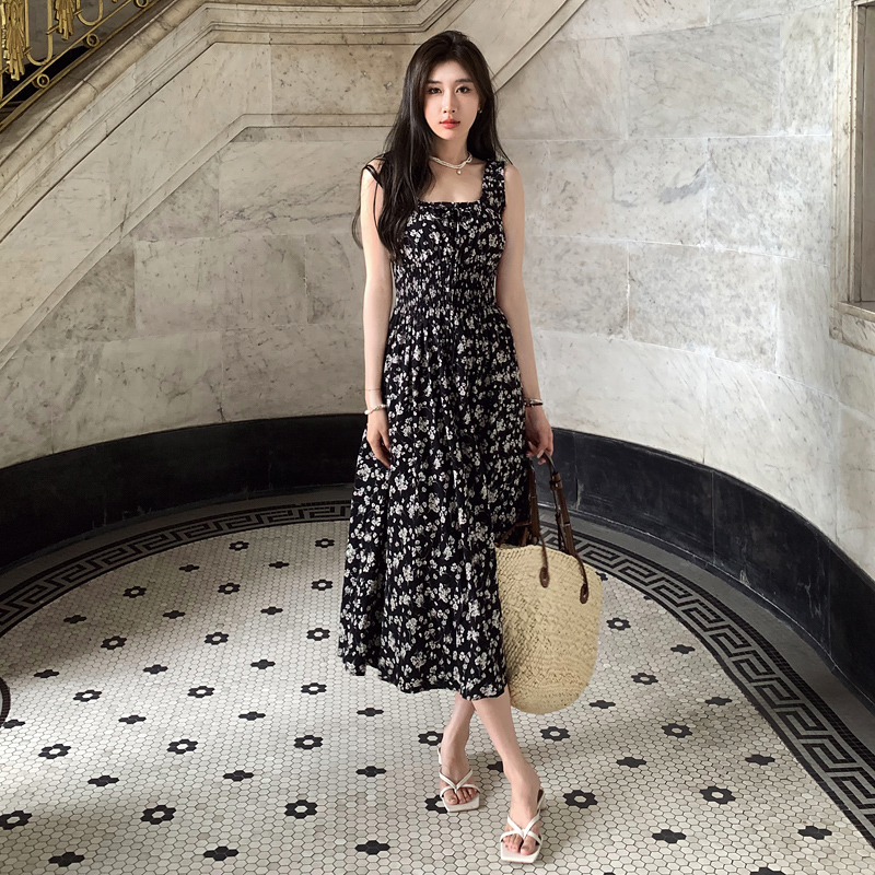 黑色碎花连衣裙A字裙碎花