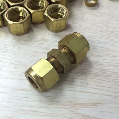 询价HAM-LET 3/8in.卡套转1/4in.NPT 接头