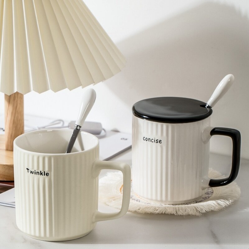 家用大容量早餐杯陶瓷杯子竖纹马克杯带盖勺水杯创意咖啡杯情侣杯