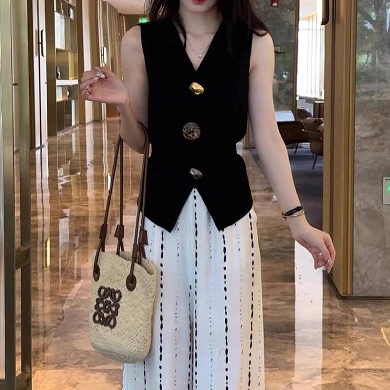 大码轻奢高级感黑色吊带背心女2026夏季新款胖MM掐腰显瘦别致上衣