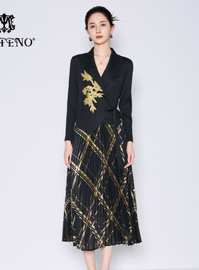 马天奴2025秋季新款黑色刺绣拼接印花百褶连衣裙子系带收腰假两件