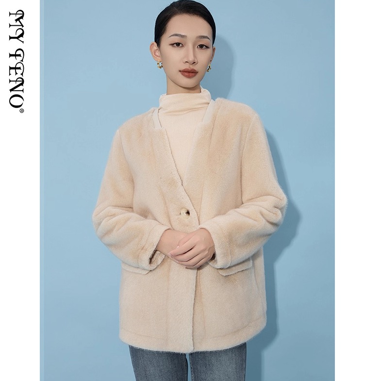 马天奴杏色V领廓形金貂绒外套