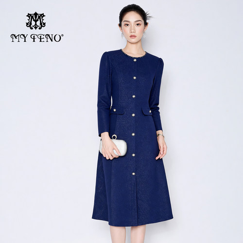 马天奴圆领长袖收腰闪葱连衣裙