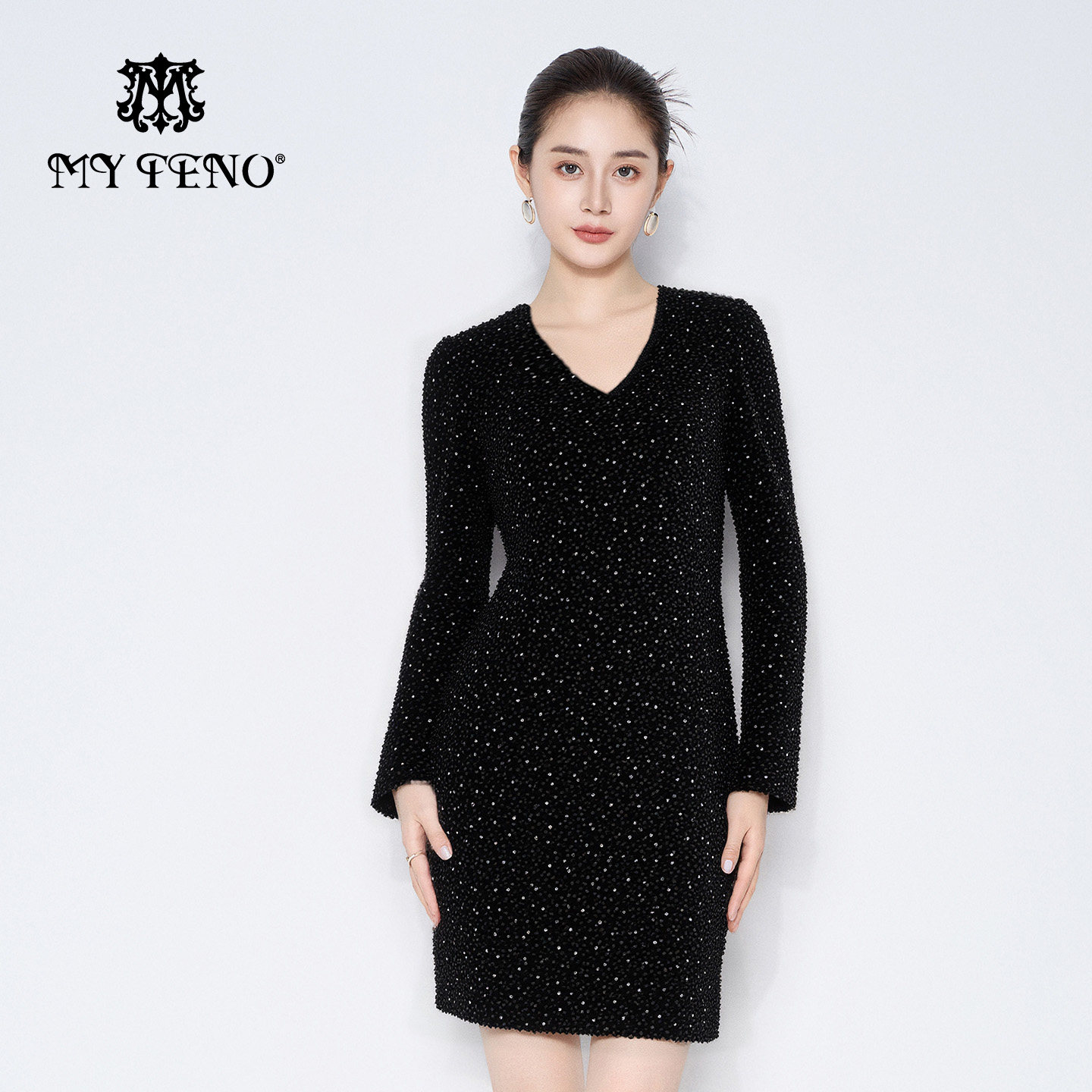 马天奴2025秋冬新款黑色亮片V领长袖连衣裙子气质时尚百搭时尚女