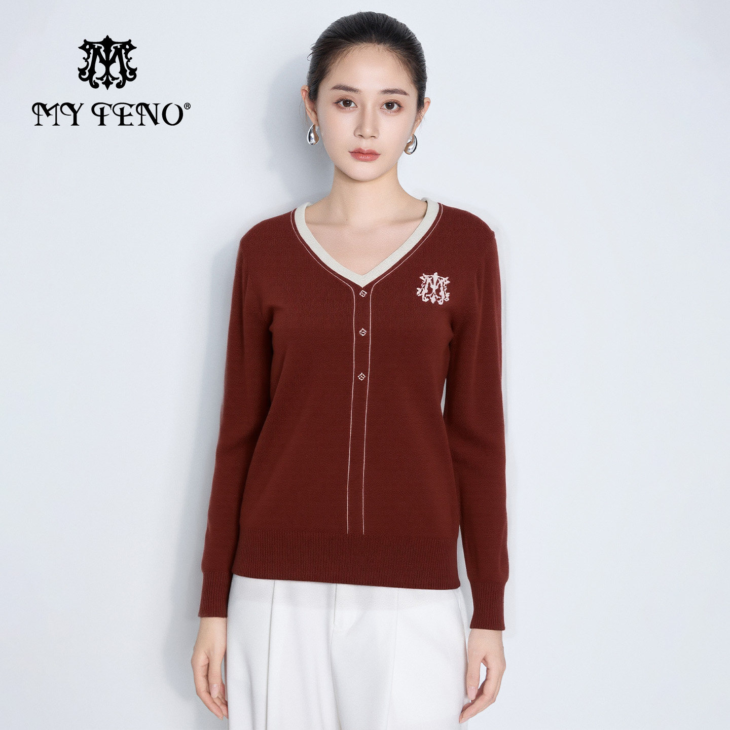 马天奴撞色V领logo长袖针织衫