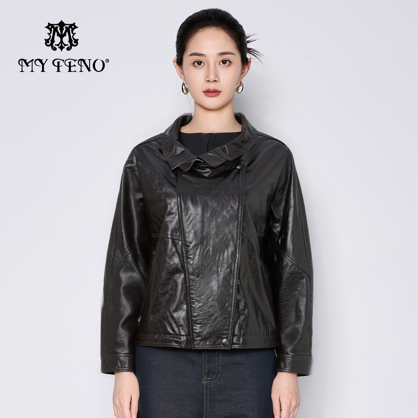 马天奴2025秋冬新款咖啡色翻领短款牛皮衣外套短款机车风时尚流行