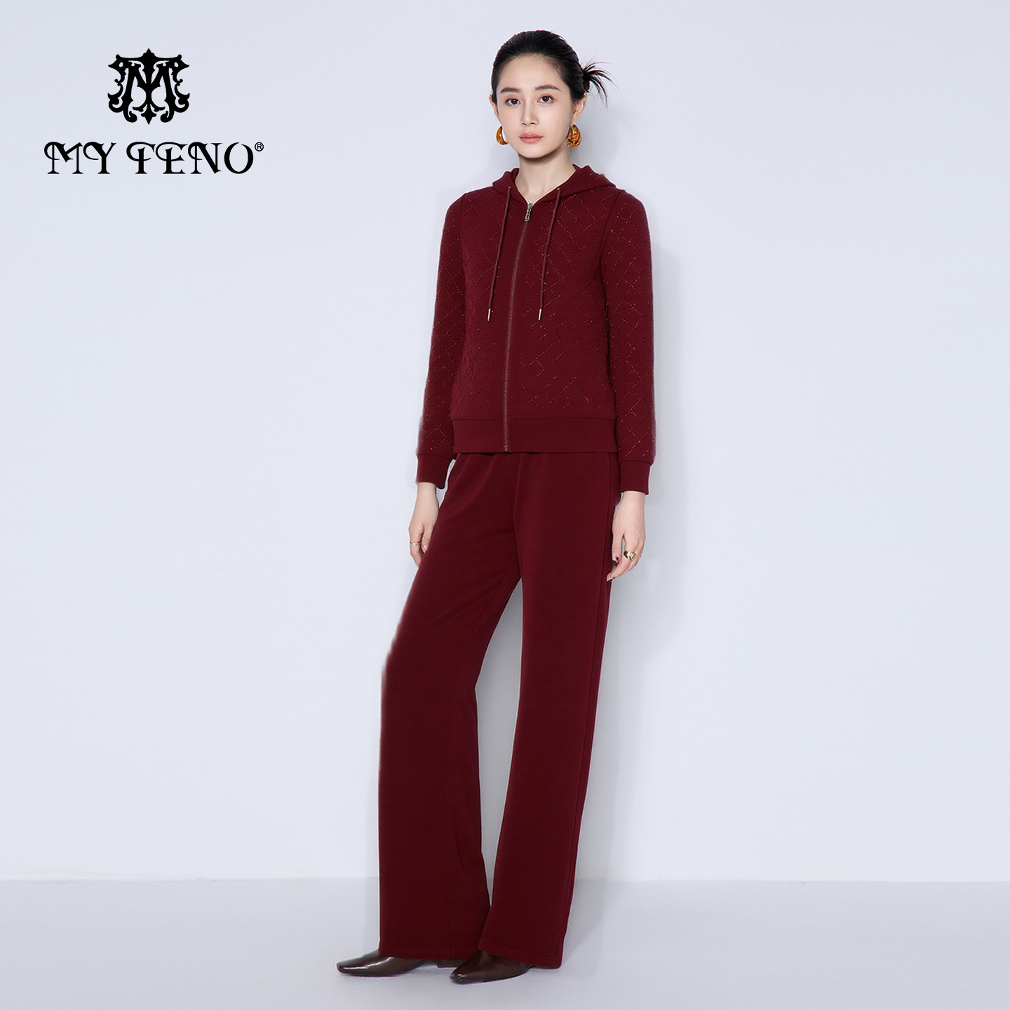 马天奴红色烫钻连帽外套休闲裤