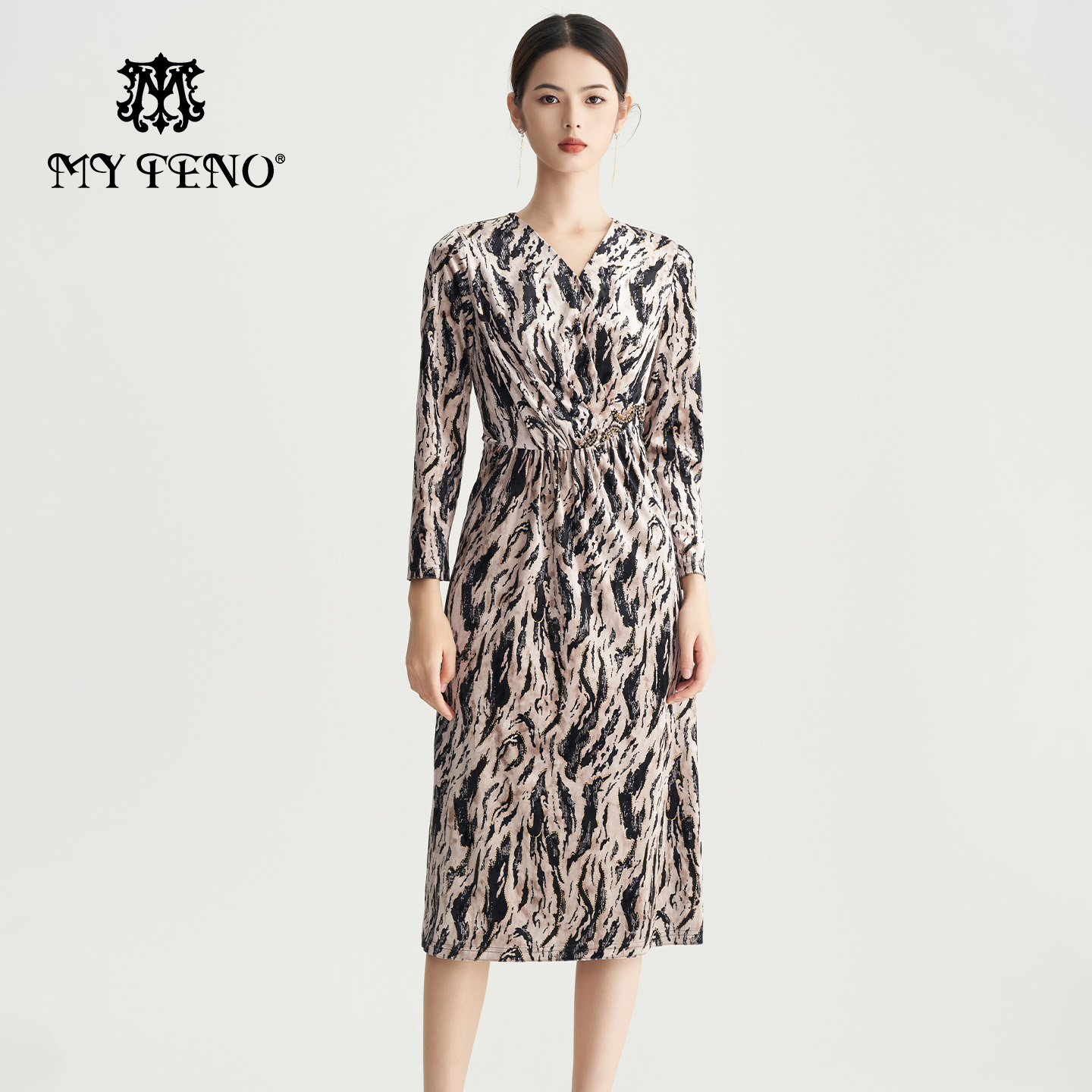 马天奴咖色钉珠收腰印花连衣裙