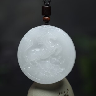 包邮金丝玉马踏山河玉吊坠挂件白玉生肖马玉石饰品挂件腰佩饰项链