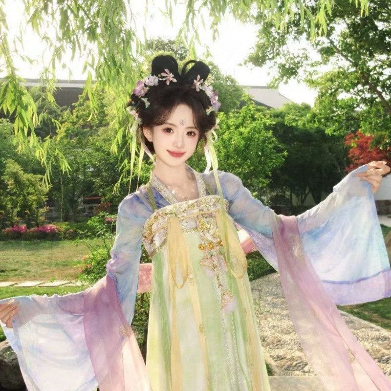 十三余小汉服豆蔻寻香三千齐胸唐制刺绣博物馆女装联名套装图片