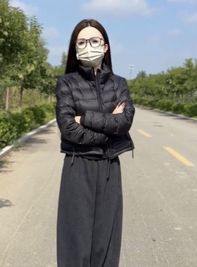 2025秋冬网红新款轻薄短款棉服女气质精致黑色立领保暖显瘦短棉衣