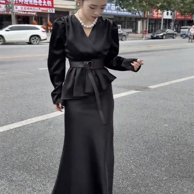 2025秋季网红新款时尚套装裙女法式泡泡袖不规则收腰显瘦衬衫半裙