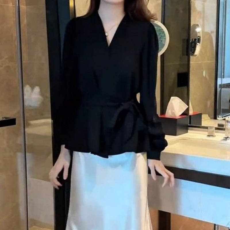 秋季新款气质百搭V领时尚收腰显瘦绑带长袖上衣女+半身裙两件套