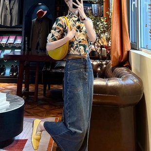 港味印花polo领衬衫 韩系时尚 高级感显瘦开叉牛仔裙茶系复古两件套