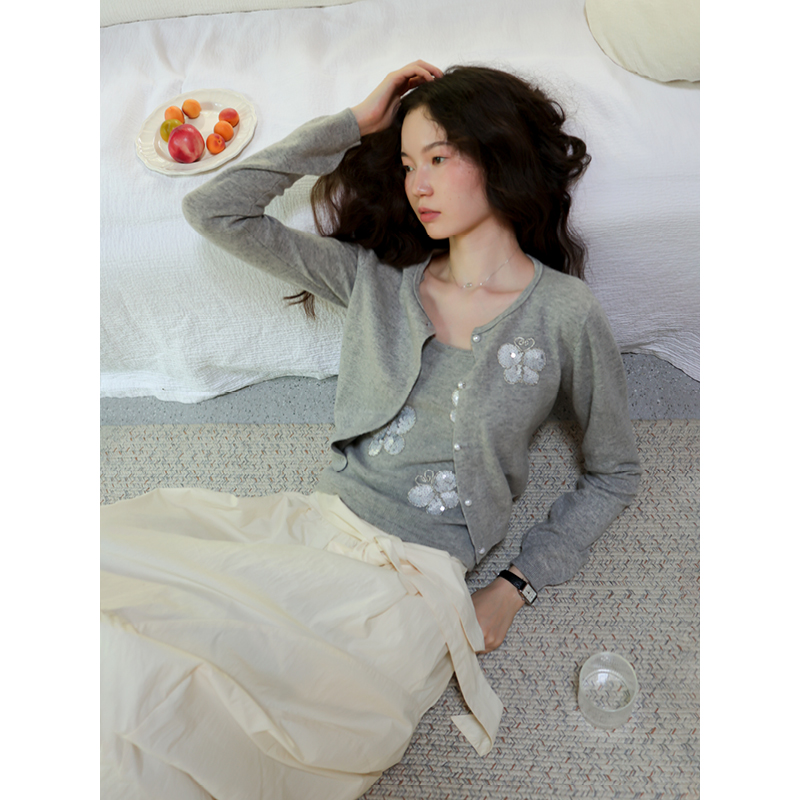 SUPERSCAPE素舶 重工蝴蝶珠片刺绣 澳洲美利奴羊毛小个子针织开衫