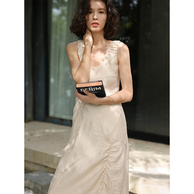 SUPERSCAPE素舶  显瘦遮肉不规则分割抽皱高级长款吊带连衣裙