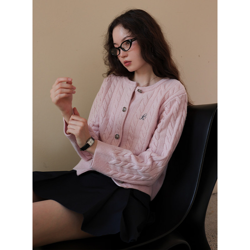 澳洲美利奴羊毛绞花针织开衫图片