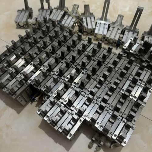 MHZ2-16D 16指手指夹子气缸，二手拆机，牌子成色不一