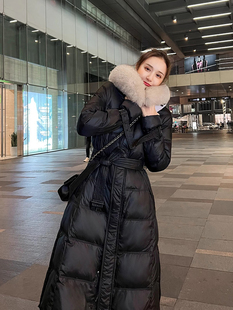 黑色收腰时尚过膝白鹅绒外套狐狸毛领独特超好看羽绒服女冬季新款