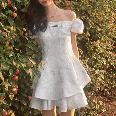 原创纯欲甜美领收泡泡袖小香风