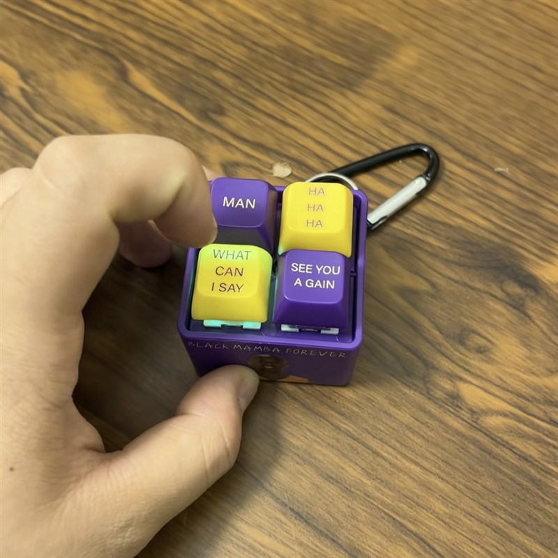巴音盒科比按键玩具钥匙扣黑曼巴篮球大神经典语录发音man what