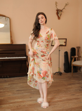 87Pv原创桑蚕丝复古油画印花V领露背收腰优雅显瘦氛围感连衣裙