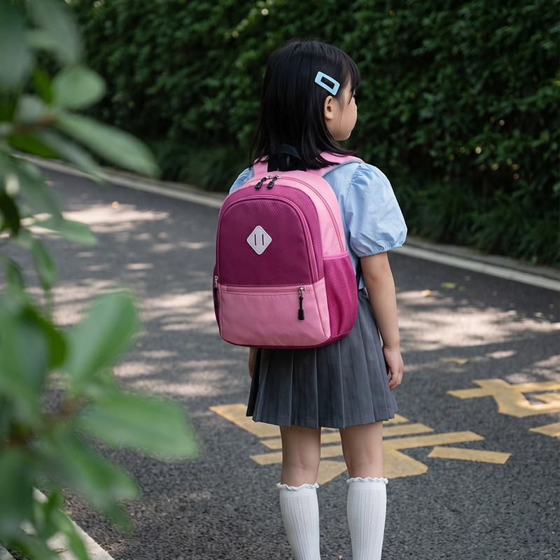 女生儿童小书包户外双肩包春游轻便旅行大容量背包男孩幼儿园研学图片