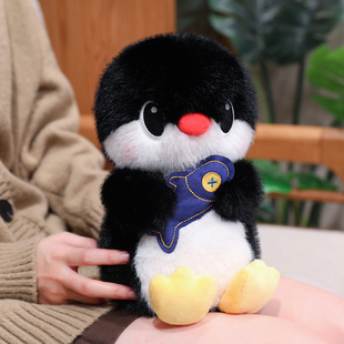 可爱抱鱼小企鹅毛绒玩具公仔玩偶安抚娃娃睡觉抱枕送女生生日礼物