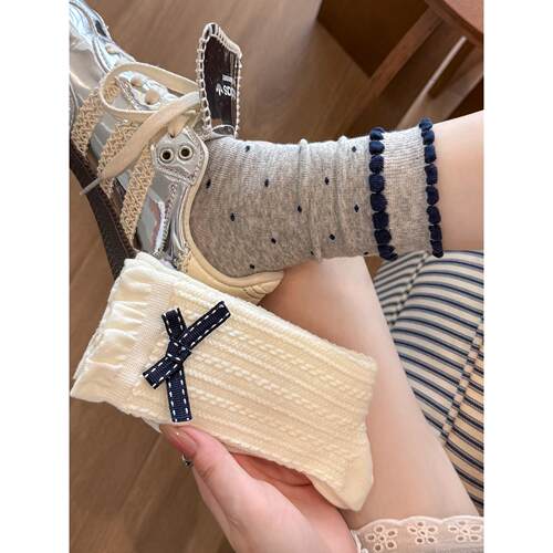 今年流行的袜子配小皮鞋蝴蝶结女中筒袜春秋款纯棉ins潮流日系JK
