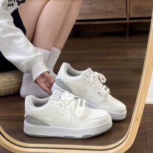 学生运动休闲 百搭韩版 美拉德白色气垫星星滑板鞋 女ins潮2026新款