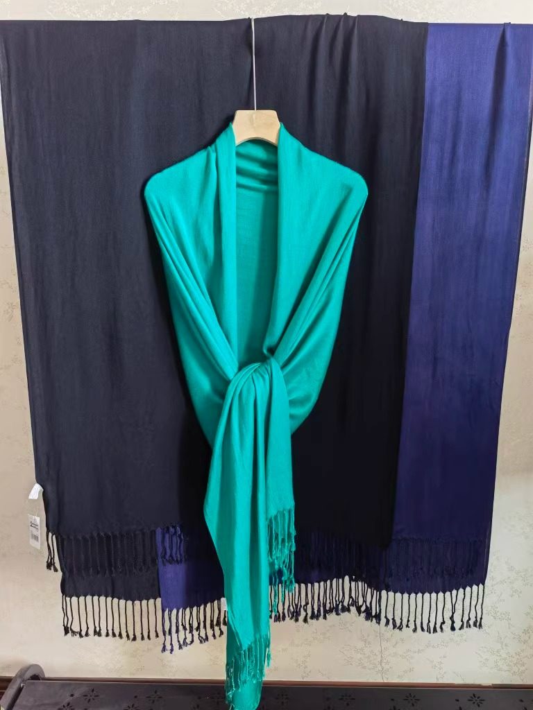 长围巾女披肩光泽人造棉垂顺超软糯舒适纯色多色百搭长丝巾带穗