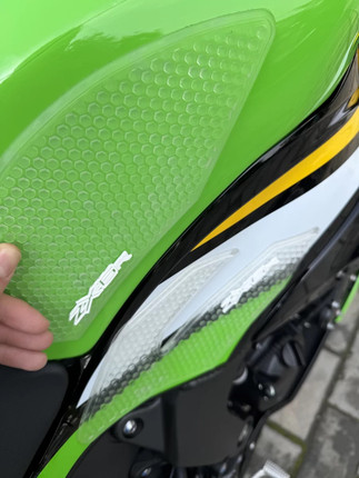适用川崎 Ninja ZX6R 橡胶透明款油箱垫贴油箱保护贴2019-2025