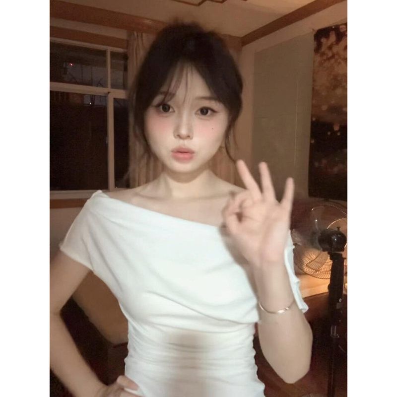 韩系甜美纯色一字肩短袖t恤女夏2025新款修身显瘦纯欲小众上衣ins