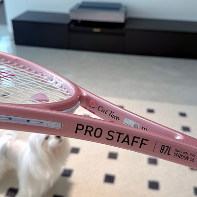代购WILSON Pro Staff 97 V14威尔胜定制拍亮面冰莓粉女士网球拍
