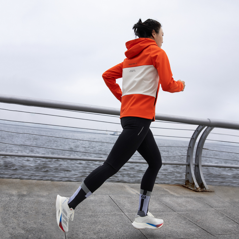 BODYWIT身体智慧飞甲3.0女拼色软壳防风防水轻量保暖跑步风衣抓绒