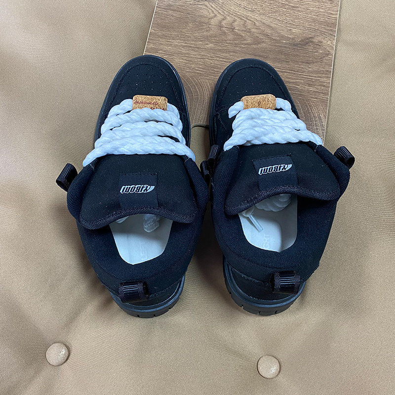 纯黑帆布鞋大码鞋子男款潮鞋黑色面包鞋爆款男鞋时尚百搭休闲板鞋,流行男鞋,帆布鞋,淘宝优惠券,粉丝福利购,淘宝优惠卷