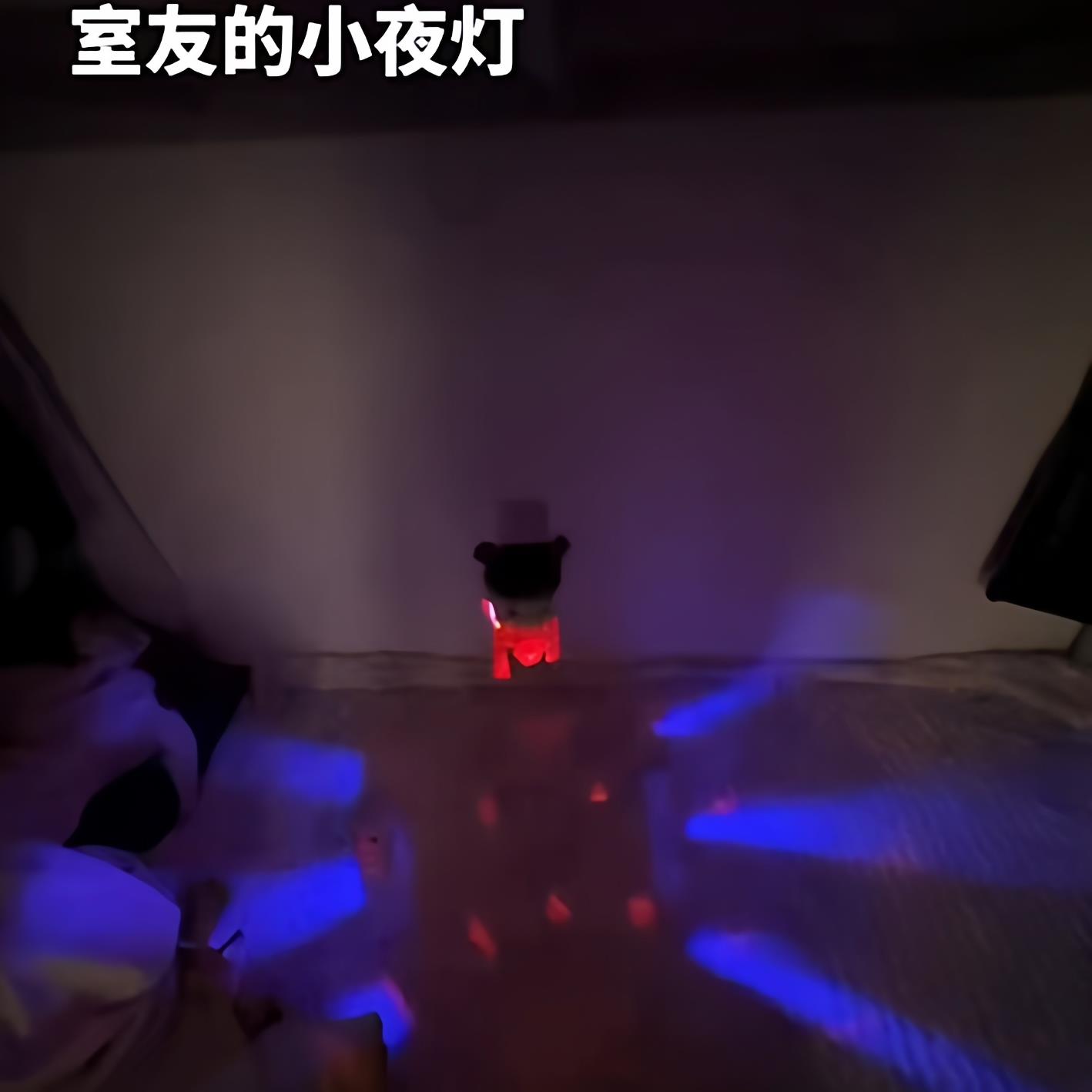 红色哪吒玩具搞怪发光爬