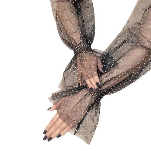 A pair of summer lace sunscreen mesh sleeves, love dots, pop