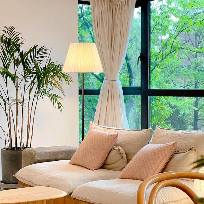 北欧简约ins风床头茶几沙发沙发轻奢立式落地灯百褶布艺护眼台灯,家装灯饰光源,装饰落地灯,淘宝优惠券,粉丝福利购,淘宝优惠卷