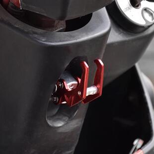 电动车挂钩金属铝合金电动车挂勾通用踏板多功能机车前置挂物构