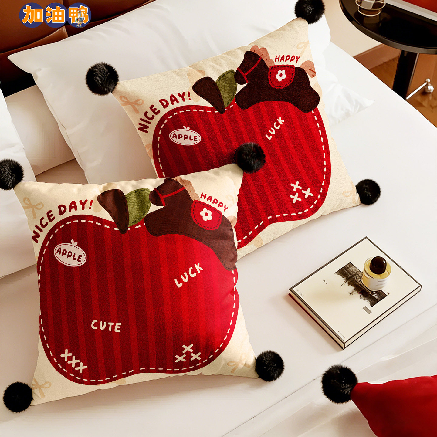 2026新款中式喜庆新年家用沙发客厅靠枕卧室床上组合枕套红色抱枕