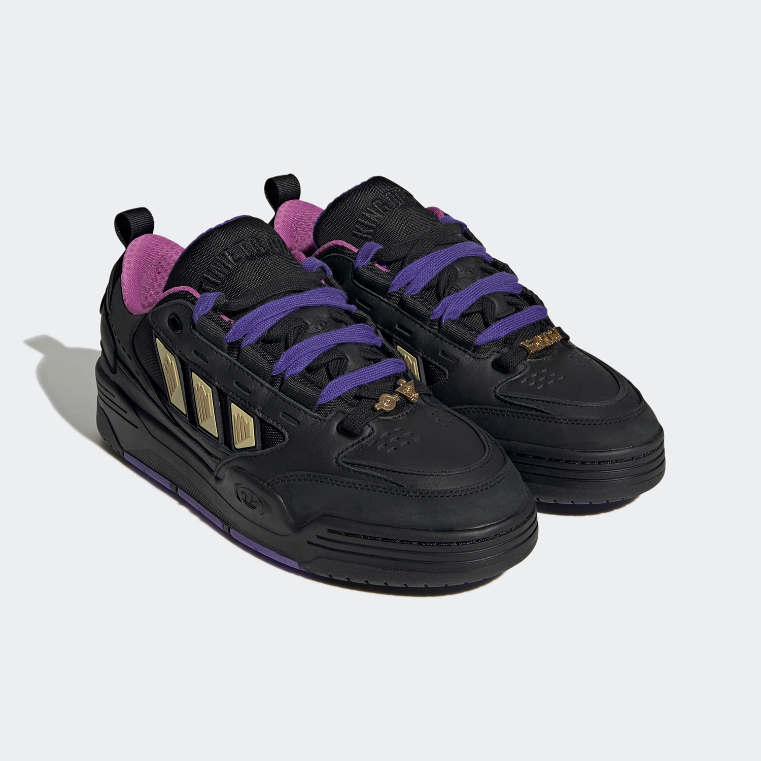 拼色系带板鞋Adidas阿迪达斯板鞋