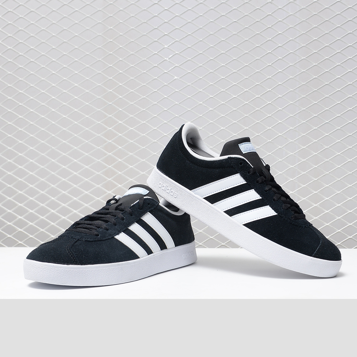 阿迪达斯正品男女运动休闲板鞋