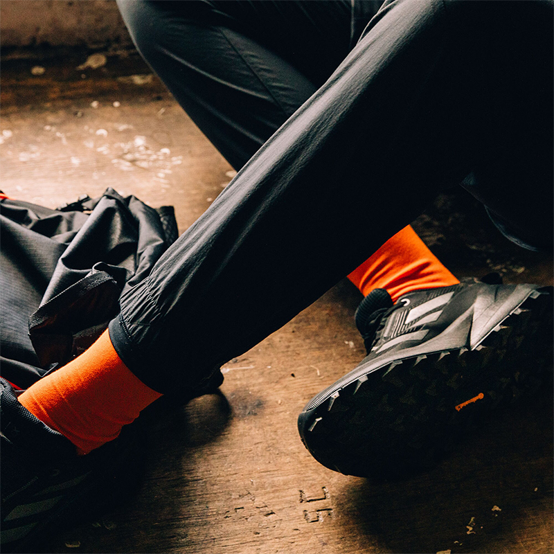 阿迪达斯男士耐磨运动户外鞋