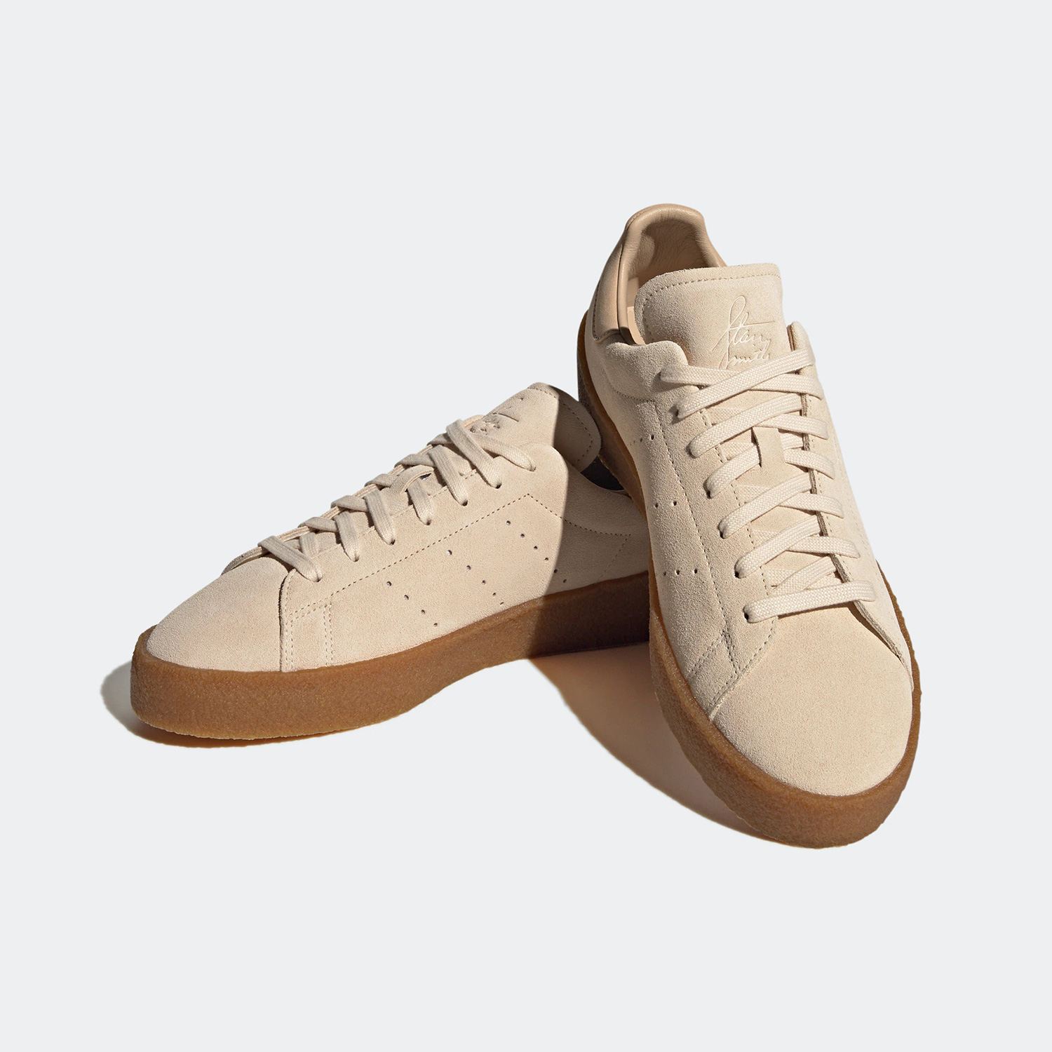 板鞋低帮（帮高小于10cm)