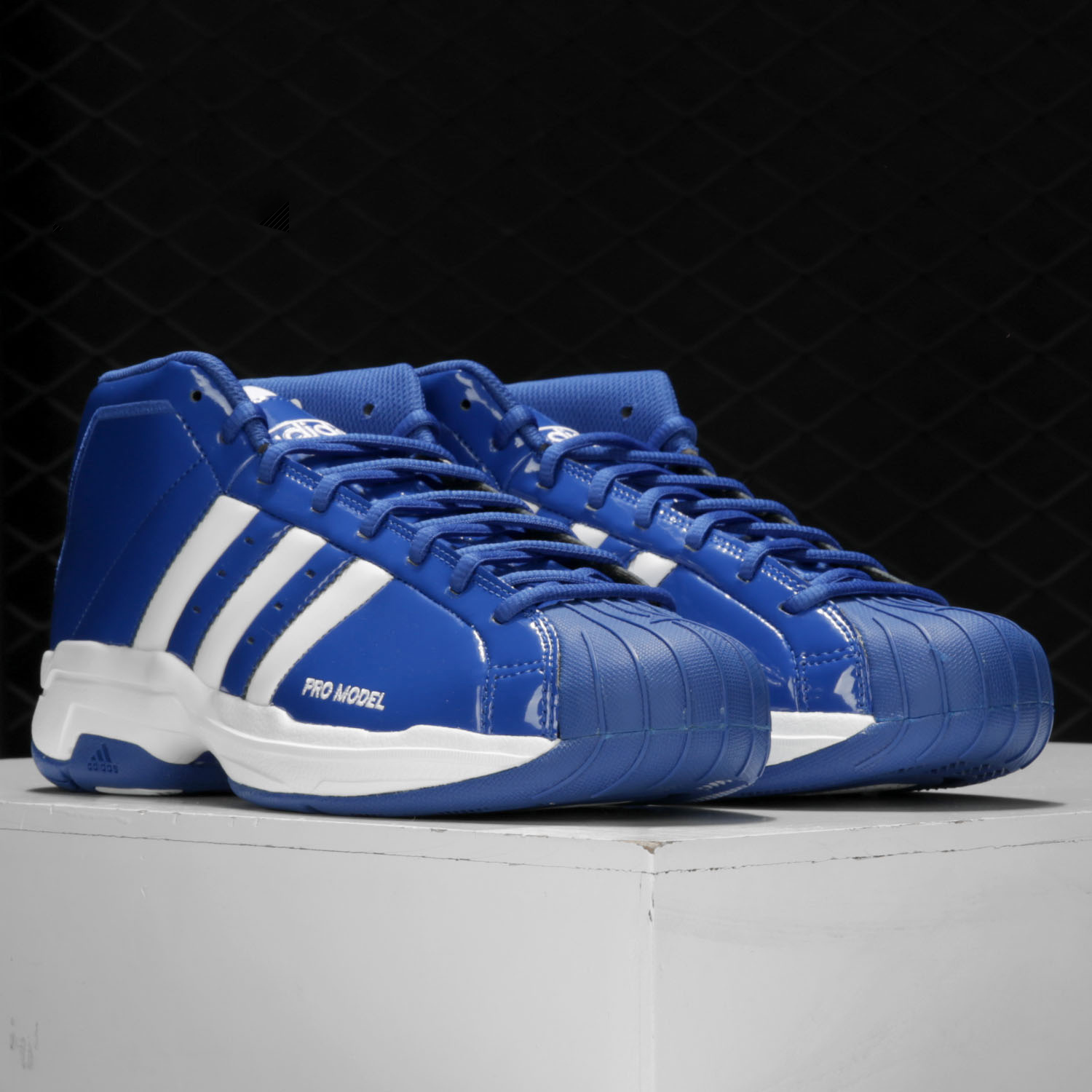 Adidas/阿迪达斯正品 新款男子运动缓震耐磨舒适实战篮球鞋EF9820