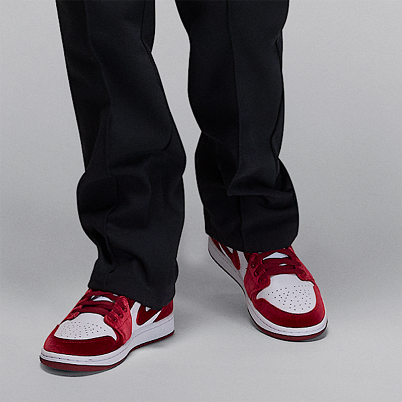 Nike/耐克正品JORDAN女士中帮经典耐磨运动板鞋FZ3334-100